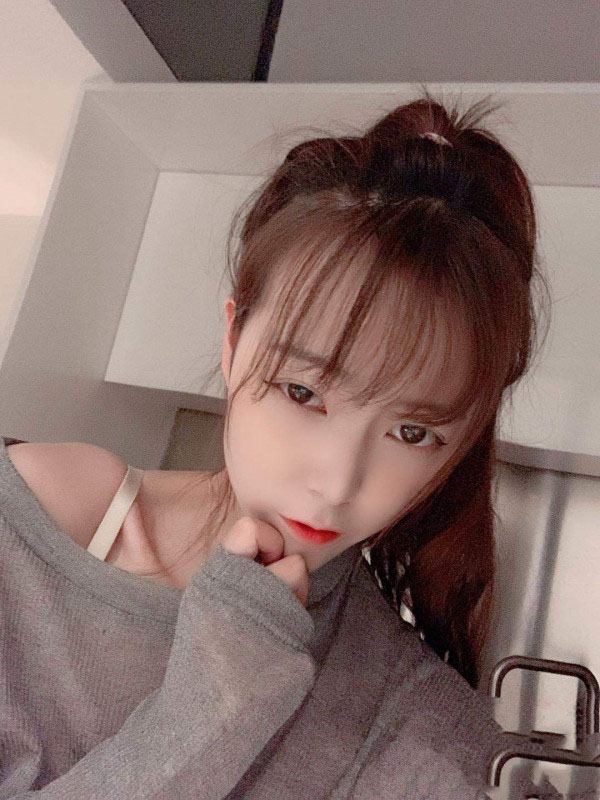 模特小艾 颜值高 身材好